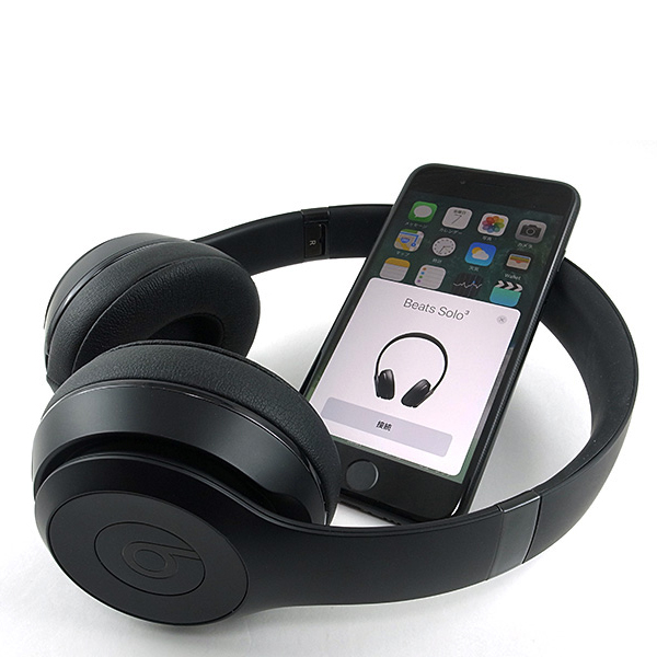 Beats Solo3 Wireless Headphones control