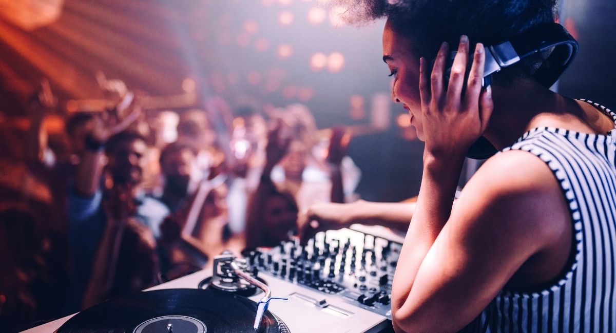 how much does a dj cost per hour