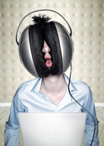 20 funnies photos with headphones you have even seen